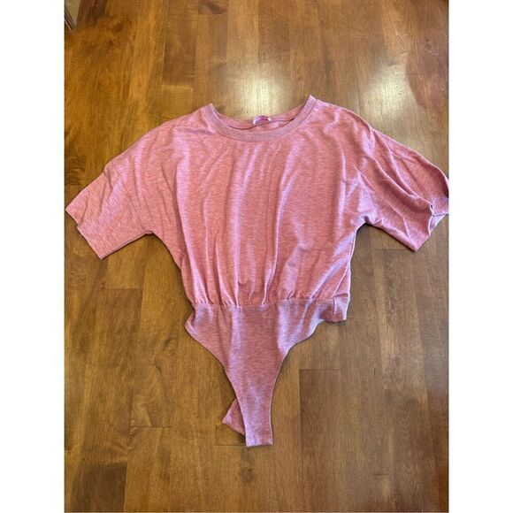Woman’s Pink Lily bodysuit top - Picture 1 of 4